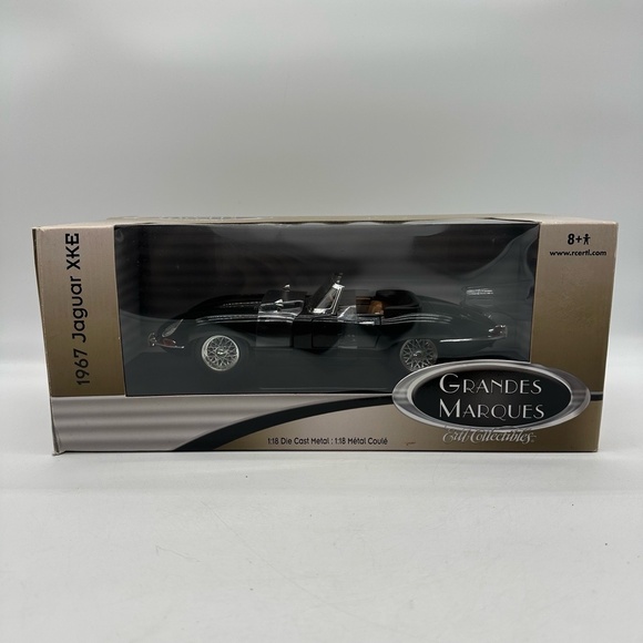 ERTL 33715A Grandes Marques Black 1967 Jaguar XKE E-Type 1/18 DieCast Metal Car